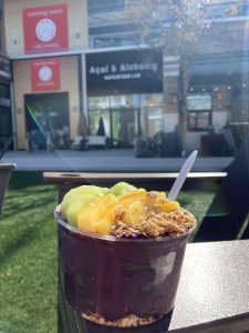 acai bowl storefront