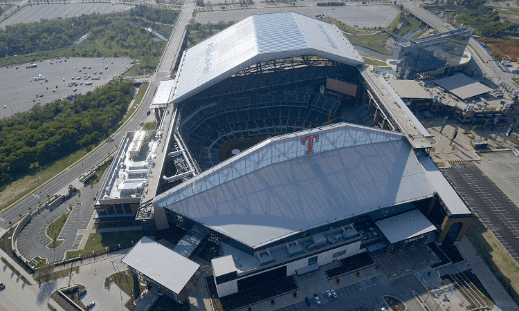 Drive-up concert series set outside Globe Life Field