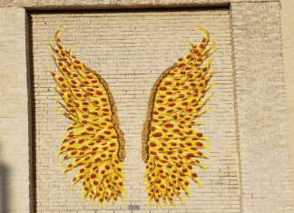 garland pizza wings mural