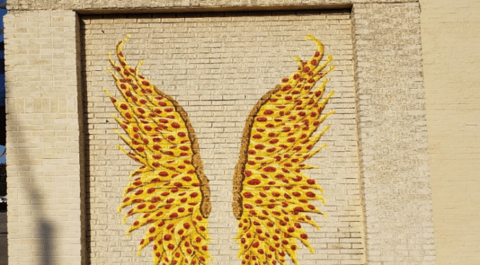 garland pizza wings mural