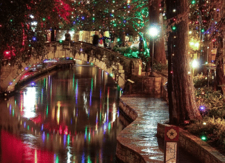 san antonio river walk holiday lights 2020