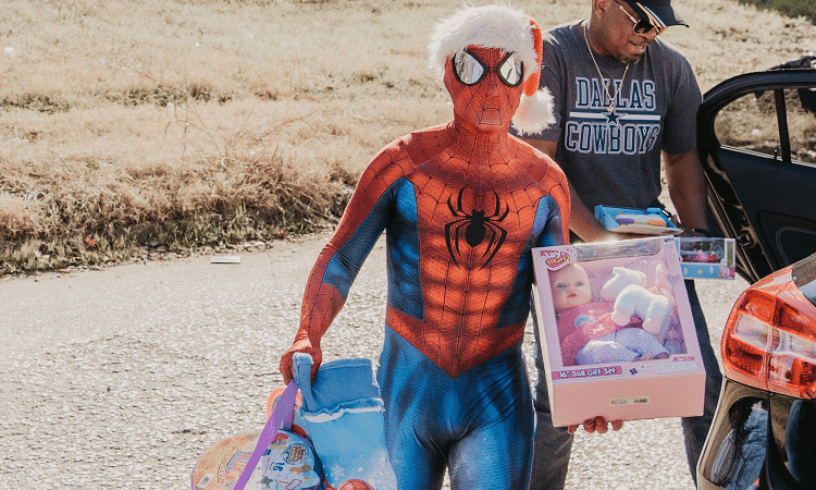 There's a Spider-Man in Dallas That Hands Out Presents to Kids on Christmas  Morning (And He Needs Your Help!) - Texas is Life