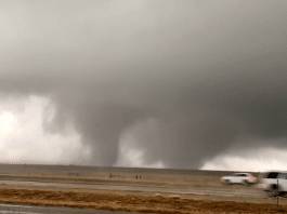 Texas panhandle twin tornadoes touch down