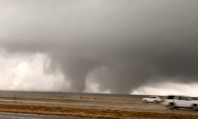 Texas panhandle twin tornadoes touch down