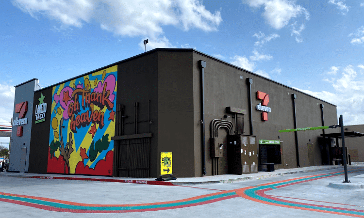 Time-lapse: 7-Eleven with Laredo Taco Company Drive-Thru, Dallas