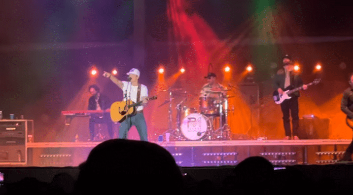 parker mccollum covering george strait live in corpus christi